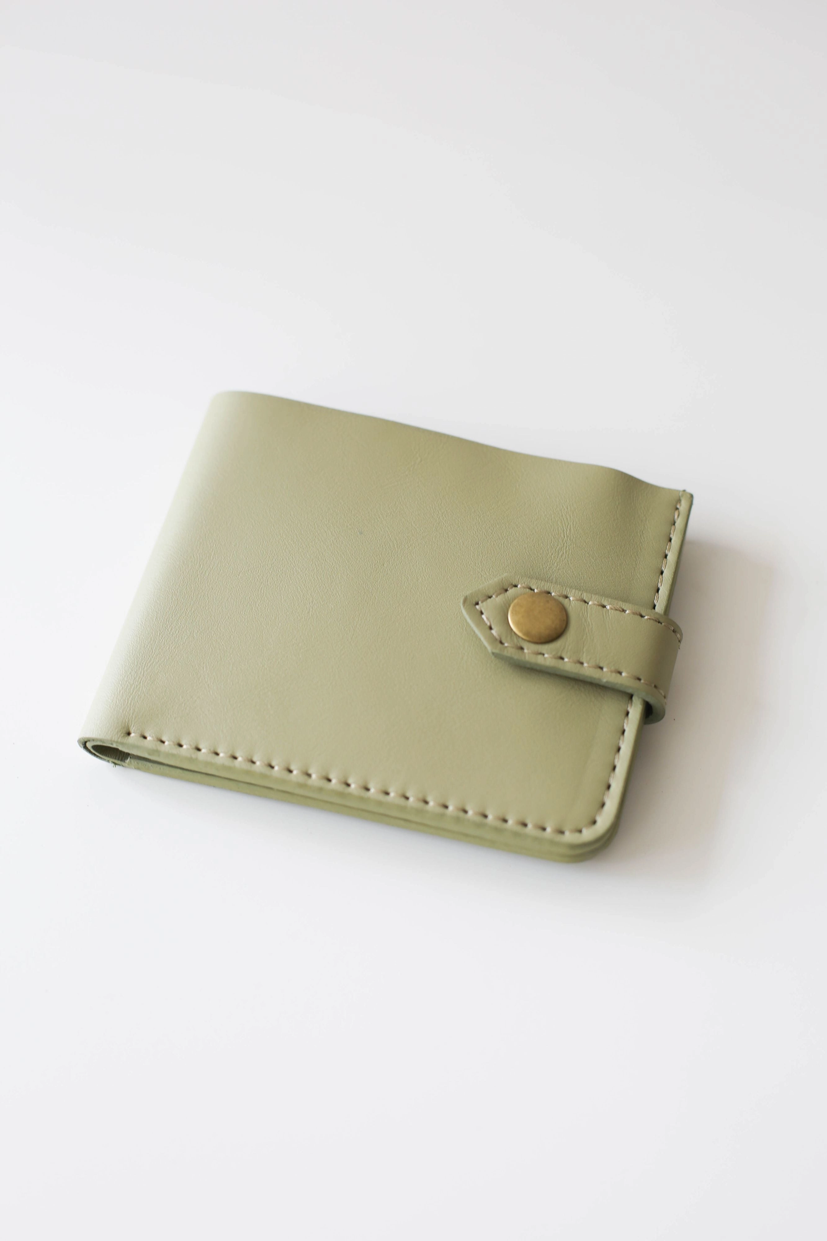 Leather Bifold Wallet - Olive Green
