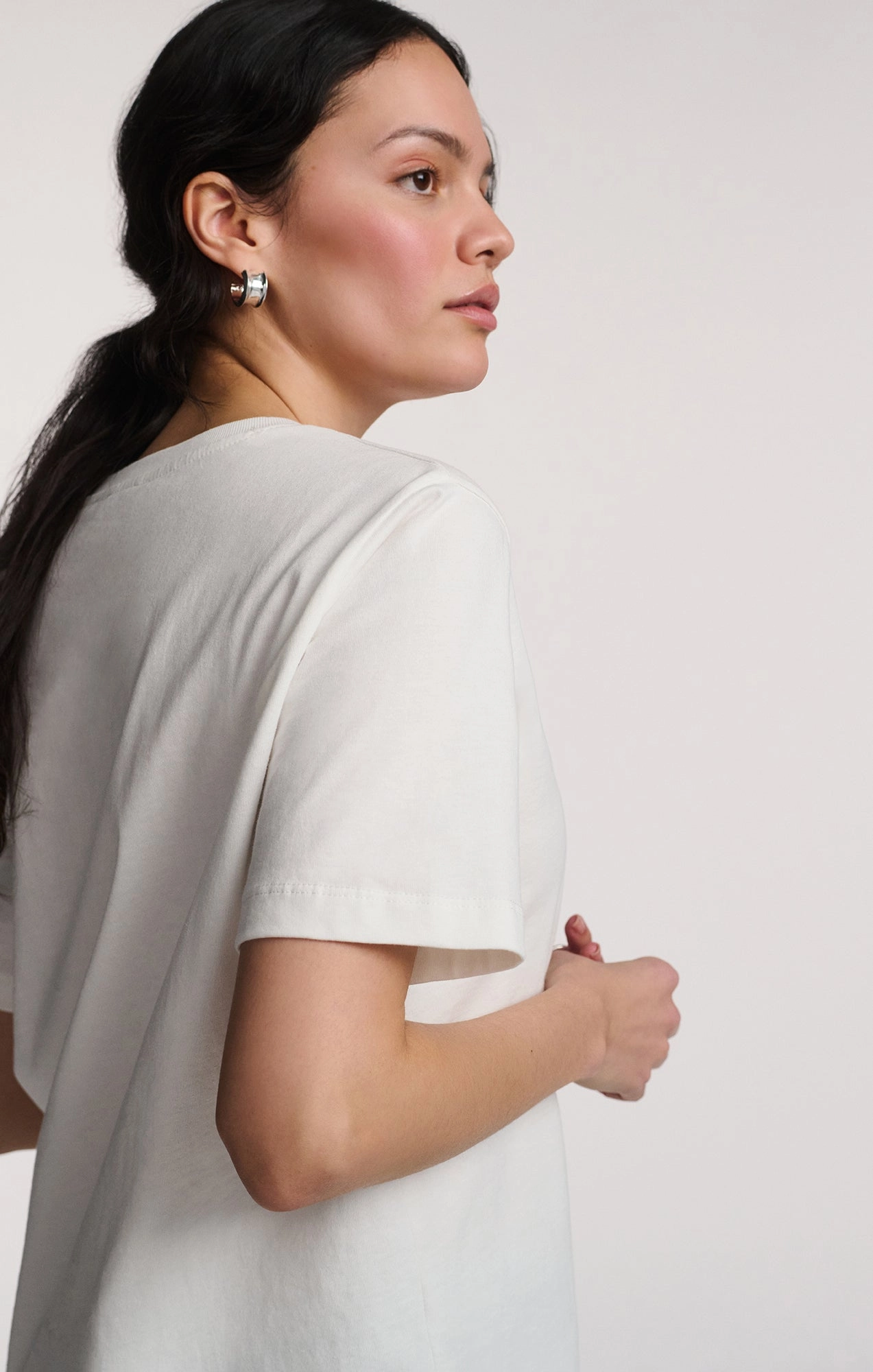 SHORT SLEEVE CREW NECK T-SHIRT IN ANTIQUE WHITE